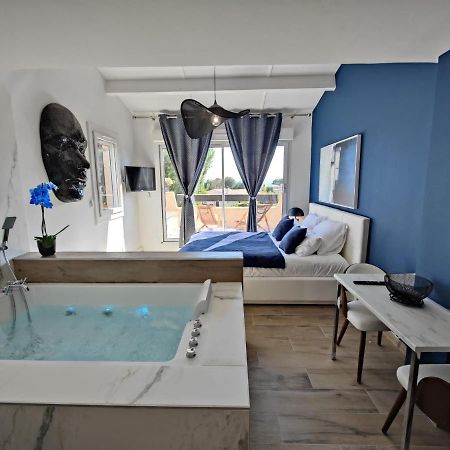 Suites Jm - Les Pins Marines - Jacuzzi & Vue Mer Bandol Εξωτερικό φωτογραφία