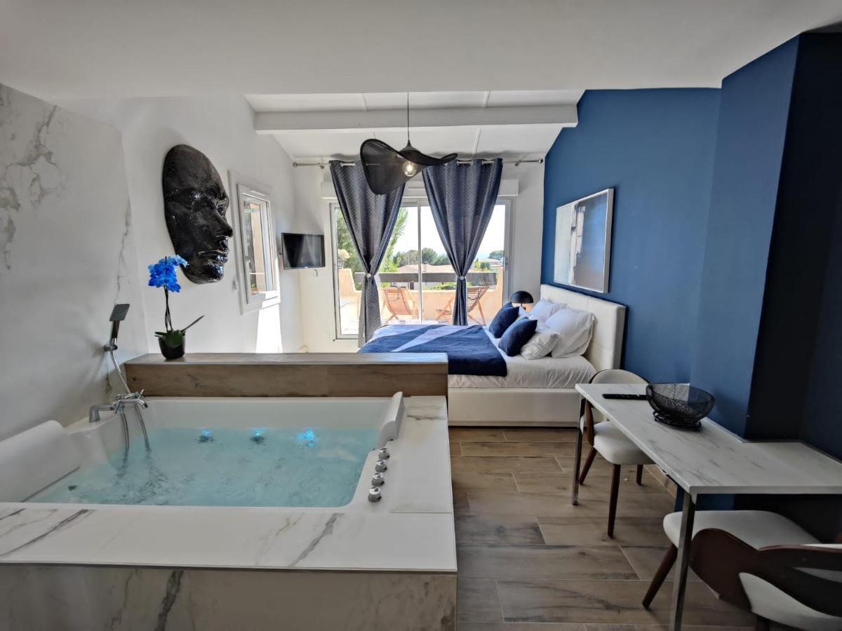 Suites Jm - Les Pins Marines - Jacuzzi & Vue Mer Bandol Εξωτερικό φωτογραφία